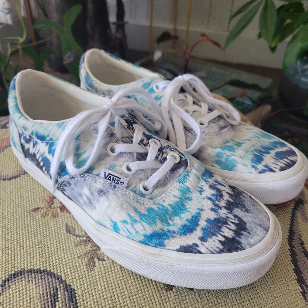 Van's lace up sz 7.5 tie-dye